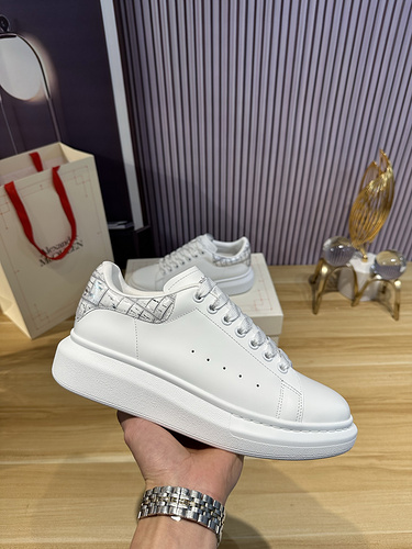 McQueen * couple code: 0514C40 Size: Female 34-41, Male 38-46 (Female size 34) 40.41, men's size 38.