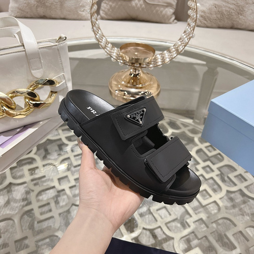 Prada * couple code: 0514B Size: Female 35-41, Male 38-45 Price -30