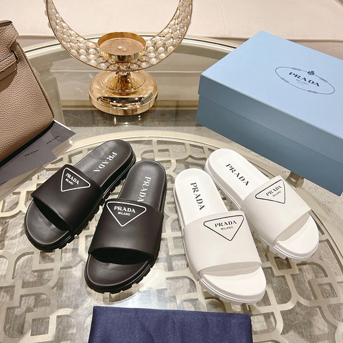 Prada * couple code: 0514B60 Size: Female 35-40 Male 39-45