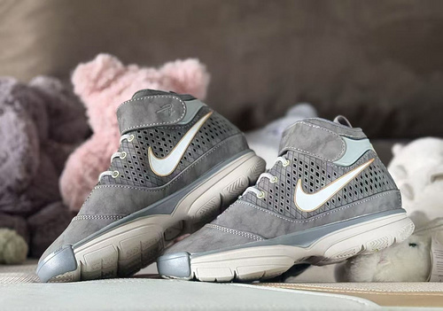 Kobe's 2nd generation children's shoe master's journey