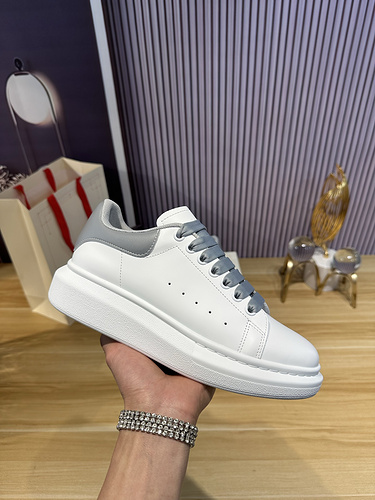 McQueen * couple code: 0514C40 Size: Female 34-41, Male 38-46 (Female size 34) 40.41, men's size 38.