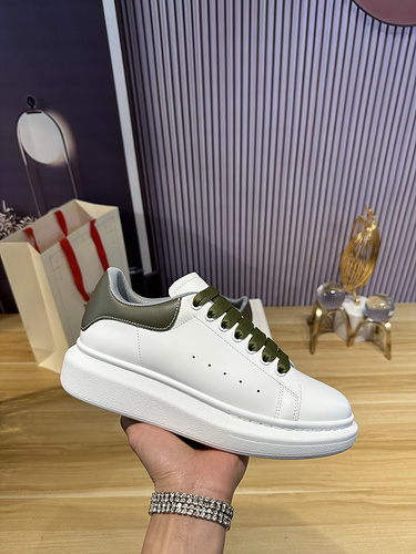 McQueen * couple code: 0514C40 Size: Female 34-41, Male 38-46 (Female size 34) 40.41, men's size 38.