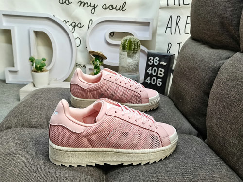 405DAdidas PNS SUPERSTAR IH3645 adopts a combination of suede and breathable mesh fabric upper mater