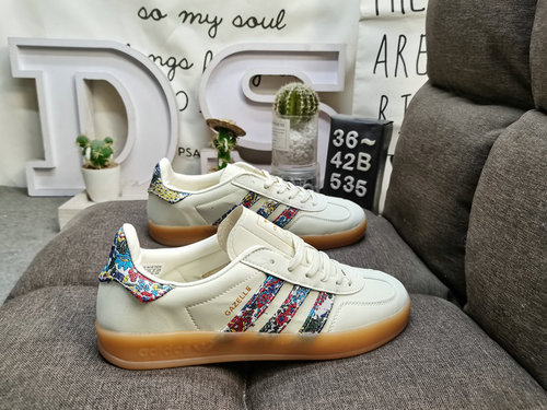 535D Adidas Gazelle Indoor JH73 casual, wear-resistant, lightweight, low top board shoes. This Adida