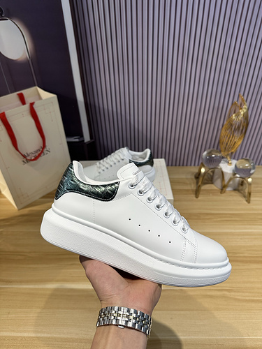 McQueen * couple code: 0514C40 Size: Female 34-41, Male 38-46 (Female size 34) 40.41, men's size 38.