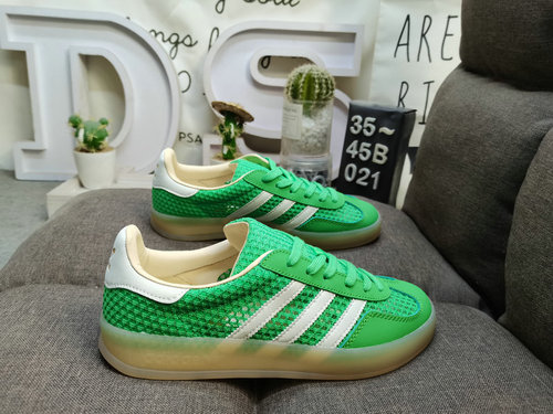 021D Adidas Gazelle Indoor JH5417 casual, wear-resistant, lightweight, low top board shoes. This Adi