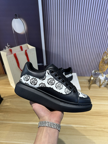 McQueen * couple code: 0514C40 Size: Female 34-41, Male 38-46 (Female size 34) 40.41, men's size 38.
