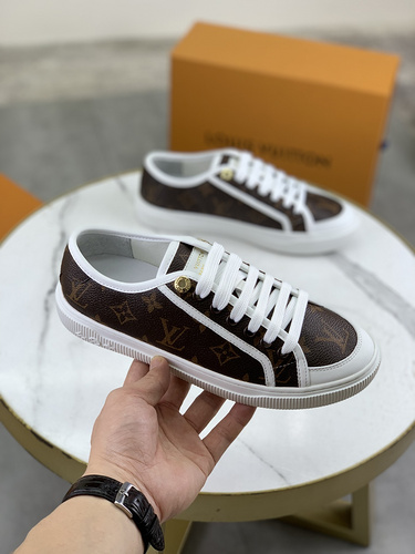 LV * Couple Style Code: 0507C30 Size: Female 35-40 Male 38-46 (Customized for Female 40 Male 45 and 
