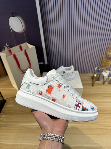 McQueen * couple code: 0514C40 Size: Female 34-41, Male 38-46 (Female size 34) 40.41, men's size 38.