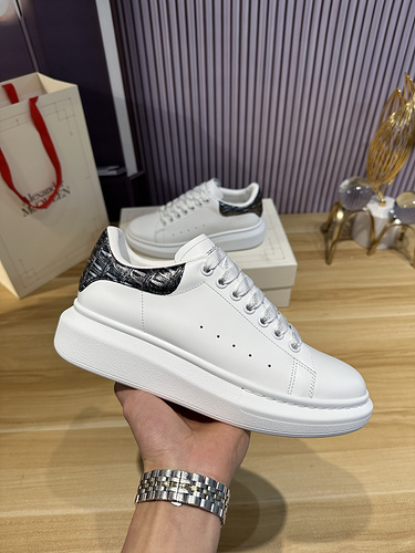 McQueen * couple code: 0514C40 Size: Female 34-41, Male 38-46 (Female size 34) 40.41, men's size 38.