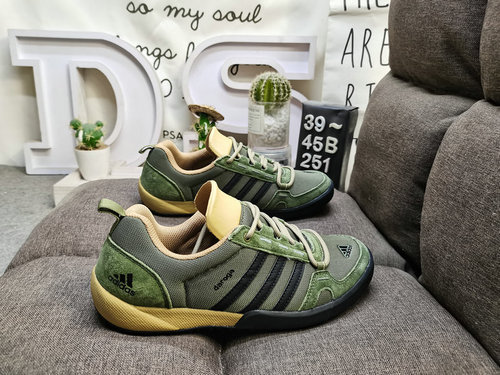 The 251D Adidas TERREX DAROGA TWO 13 S.RDY men's outdoor sports shoes have a comfortable foot feel a