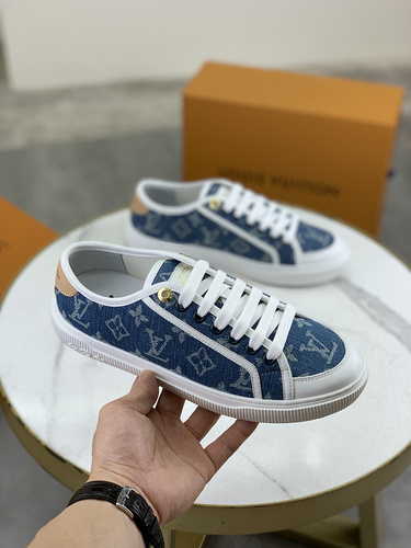 LV * Couple Style Code: 0507C30 Size: Female 35-40 Male 38-46 (Customized for Female 40 Male 45 and 