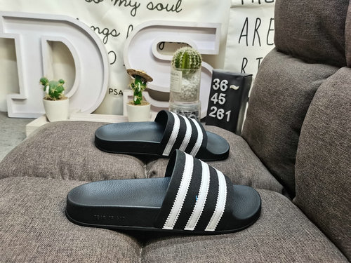 261DAdidas Adidas ATHLETICS ADILETTE Home Leisure One Word Drag