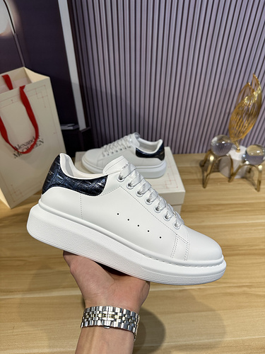 McQueen * couple code: 0514C40 Size: Female 34-41, Male 38-46 (Female size 34) 40.41, men's size 38.