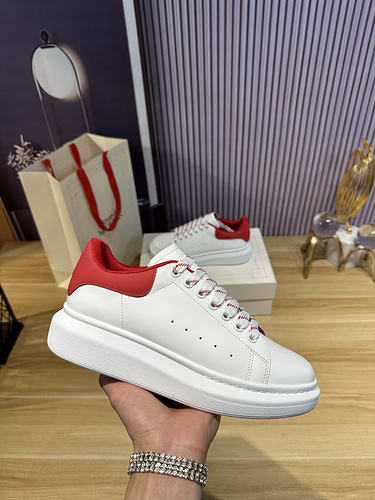 McQueen * couple code: 0514C40 Size: Female 34-41, Male 38-46 (Female size 34) 40.41, men's size 38.