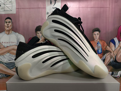 White and Black 40-46
