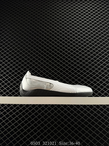 Puma Speedcat is a simple, fashionable, casual and versatile item with a fashionable and casual temp