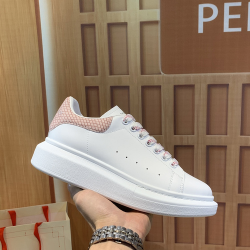 McQueen * couple code: 0514C40 Size: Female 34-41, Male 38-46 (Female size 34) 40.41, men's size 38.