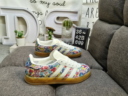699D Adidas Gazelle Indoor JP5309 casual, durable, lightweight, low top board shoes. This Adidas spo