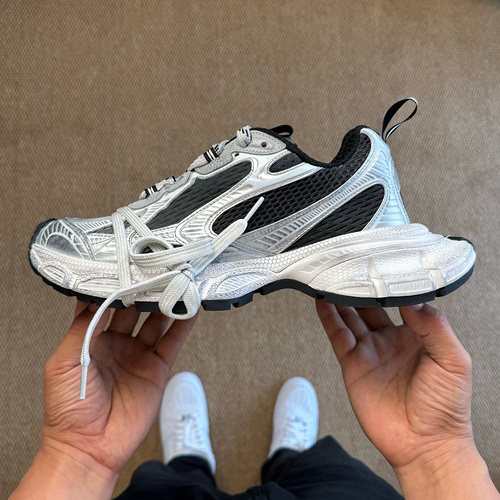 The VG version of Balenciaga 10th generation 3XL vintage silver should have all the necessary materi