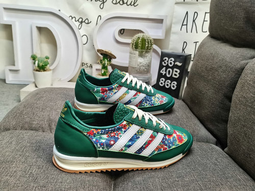 The 866D adidas SL 72 OG W JH7226 retro sports shoe series has become popular worldwide. Riding on t