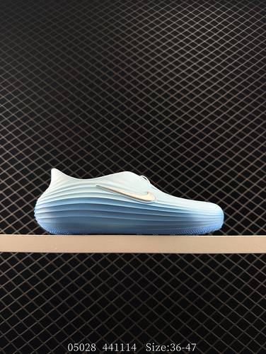 Nike ReactX Rejuven8 beach shoes are soft, resilient, wear-resistant, breathable, cool slippers with