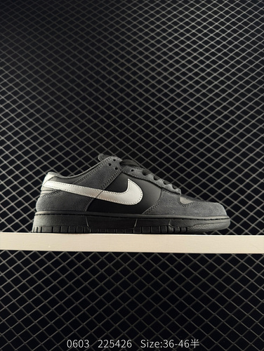 Nike SB Dunk Low Dunk Collection Retro Low Top Casual Sports Skateboarding Board Shoes. Adopting a s